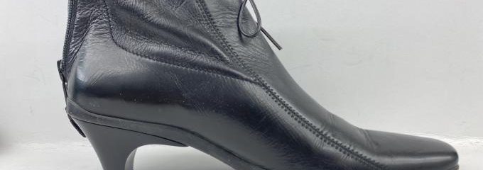 目黒駅の靴修理 リペアショップ セピア プラダ Prada 靴修理 メンテ